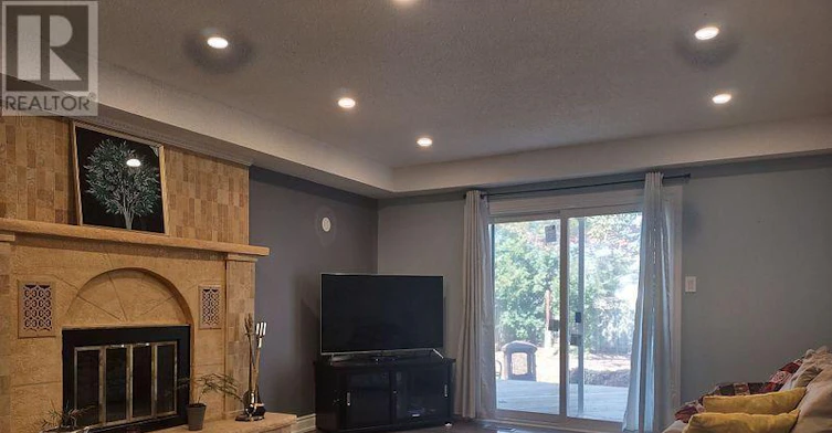UPPER 3 LEVEL-30 Glenabbey Drive, Clarington, ON, L1E 1B8 - 2