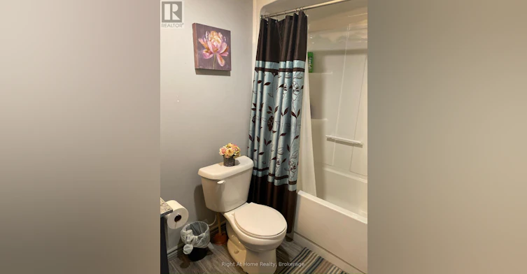 G310-275 Larch Street, Waterloo, ON, N2L 0J4 - 16