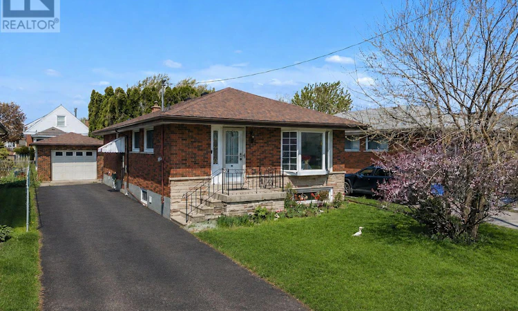196 Tuxedo Ave Avenue