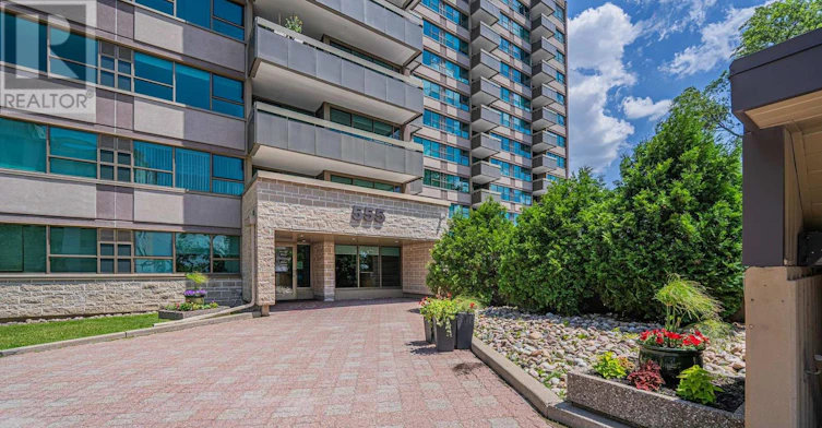1111-555 Brittany Drive, Ottawa, ON, K1K 4C5 - 8