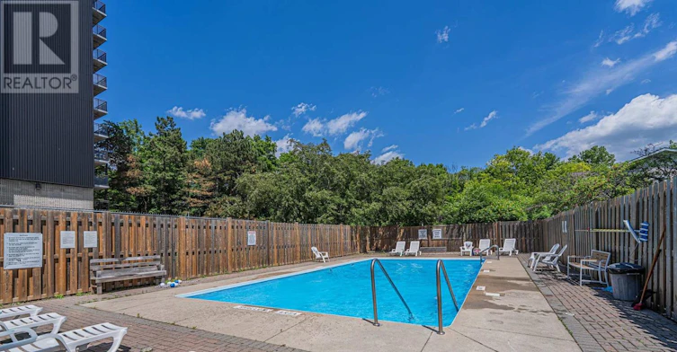 1111-555 Brittany Drive, Ottawa, ON, K1K 4C5 - 6