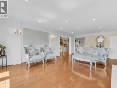 880 Younette Drive - 5
