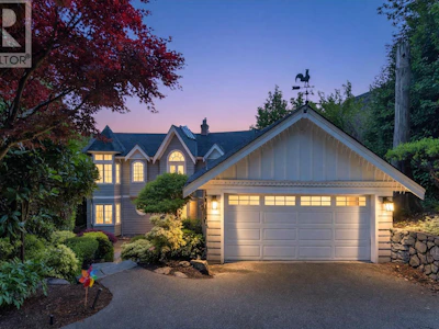 880 Younette Drive - 2