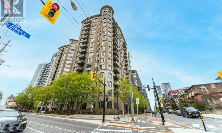 1006-95 Bronson Avenue