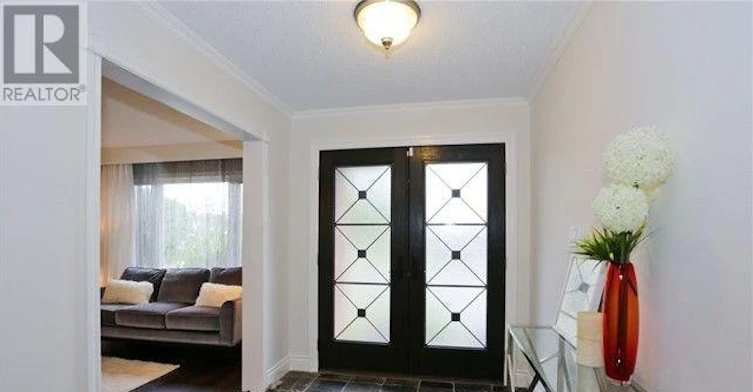 MAIN-2425 Carlanne Place, Mississauga, ON, L5C 3H6 - 3