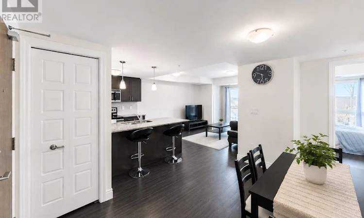 207-17 Kay Crescent