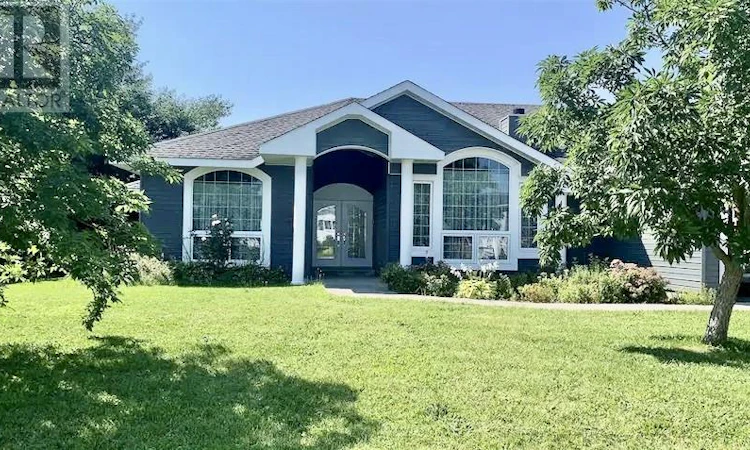 33 Colonial Avenue