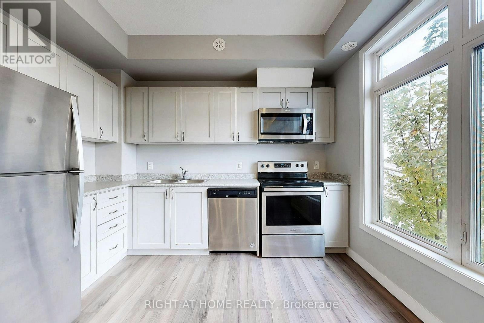 14-630 Rogers Road, Toronto, ON, M6M 0B4