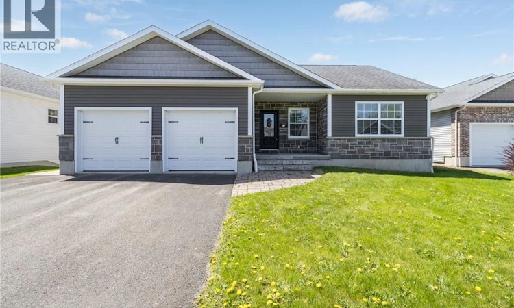 18 Briar Brook Place
