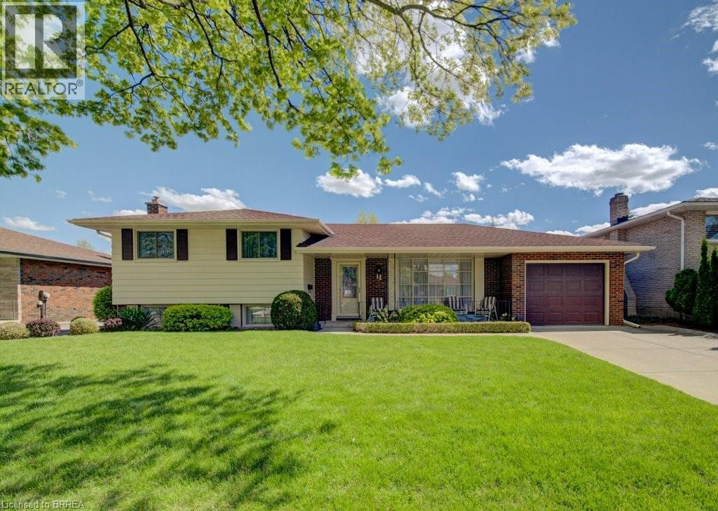 11 Pippin Drive, Brantford, ON, N3R 5V8
