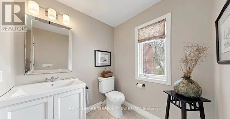 MAIN-9 Gilbert Drive, Aurora, ON, L4G 6W8 - 16