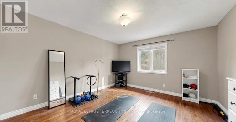 MAIN-9 Gilbert Drive, Aurora, ON, L4G 6W8 - 25