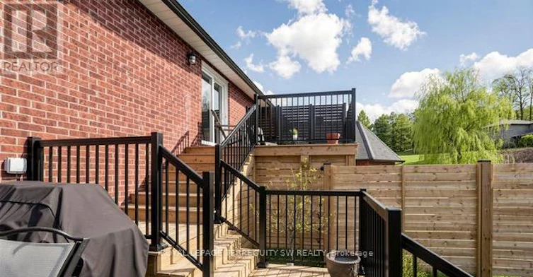 MAIN-9 Gilbert Drive, Aurora, ON, L4G 6W8 - 36