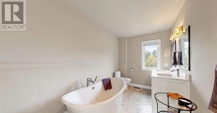 MAIN-9 Gilbert Drive, Aurora, ON, L4G 6W8 - 30