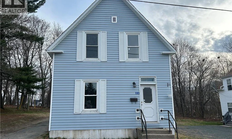 22 Warren Avenue