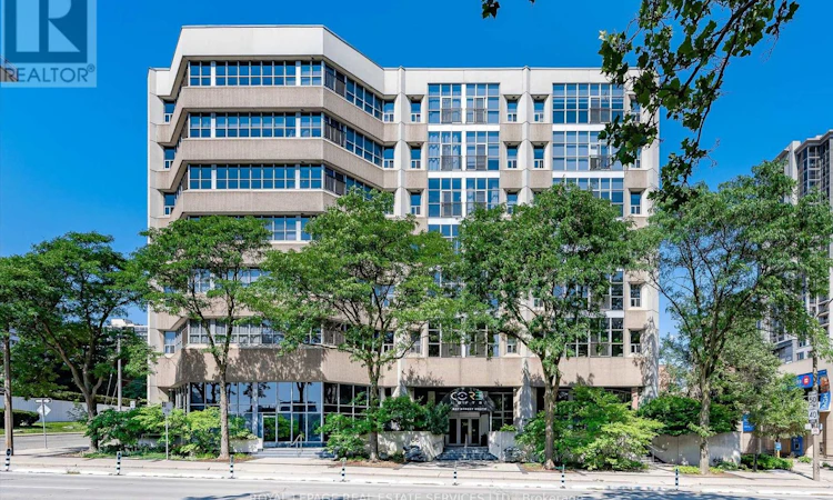 401-66 Bay Street S