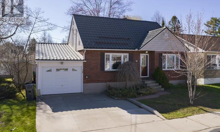 72 Coulson Avenue