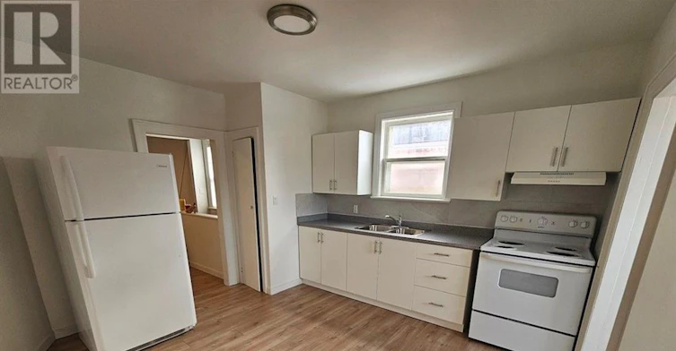 UPPER-832 King Street, Port Colborne, ON, L3K 4J5 - 4