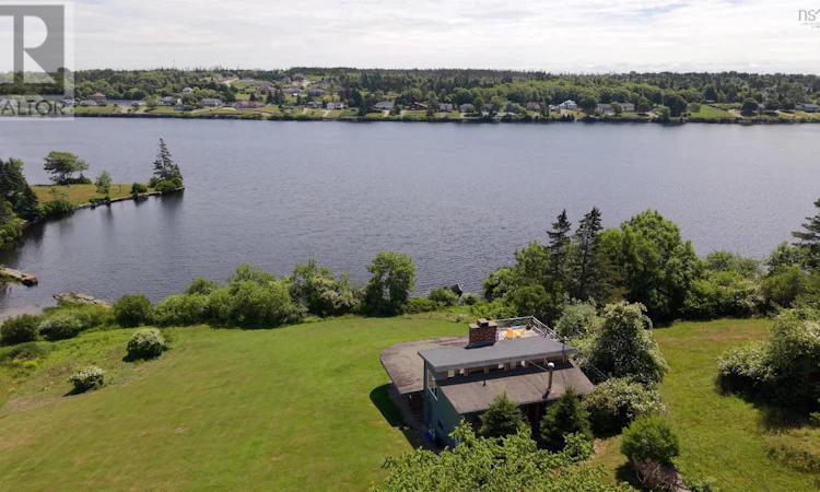 845 Lakeside Road