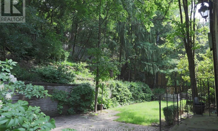 76 Poplar Plains Crescent