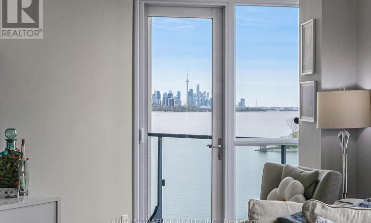 1004-59 Annie Craig Drive