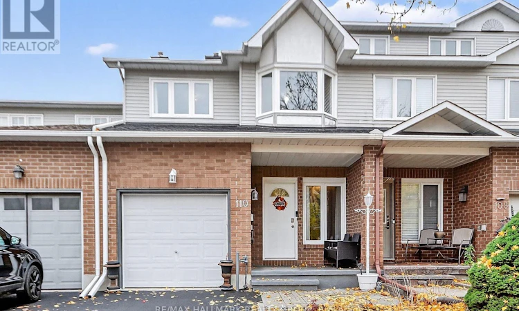 110 Hunter's Glen Crescent