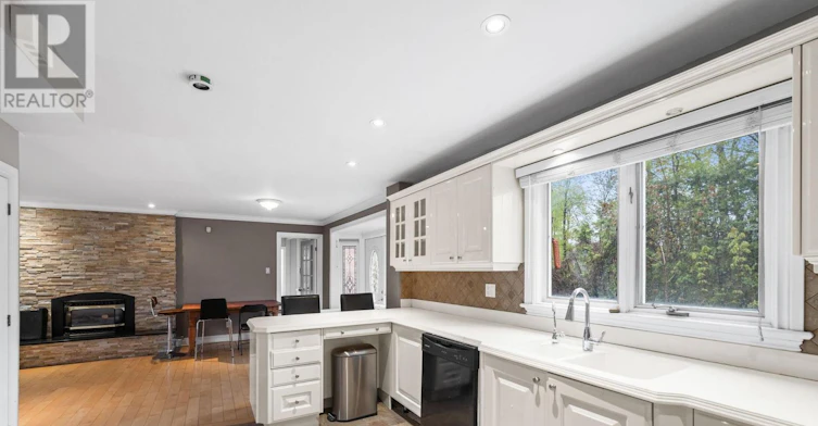 3162 Woodroffe Avenue, Ottawa, ON, K2J 4G4 - 11