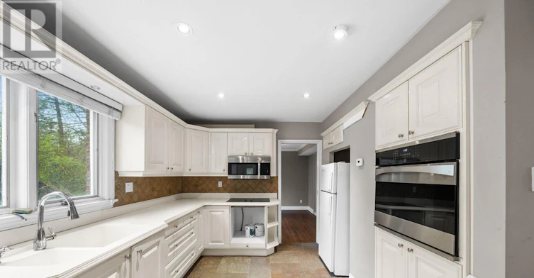 3162 Woodroffe Avenue, Ottawa, ON, K2J 4G4 - 9