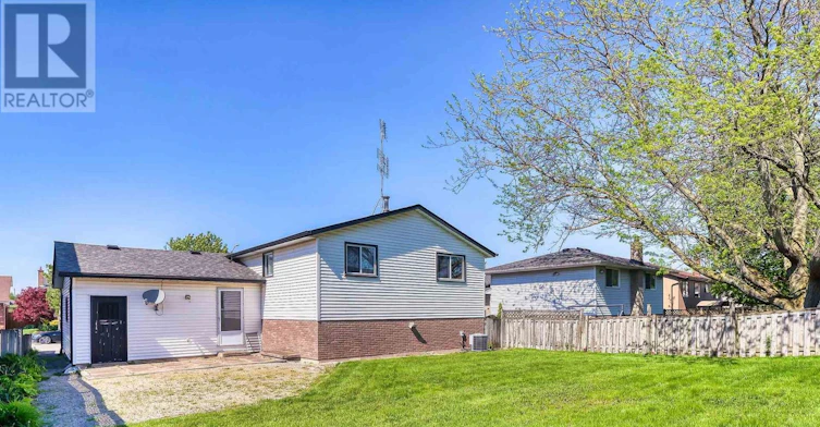 7740 Chorozy Street, Niagara Falls, ON, L2H 2N9 - 4