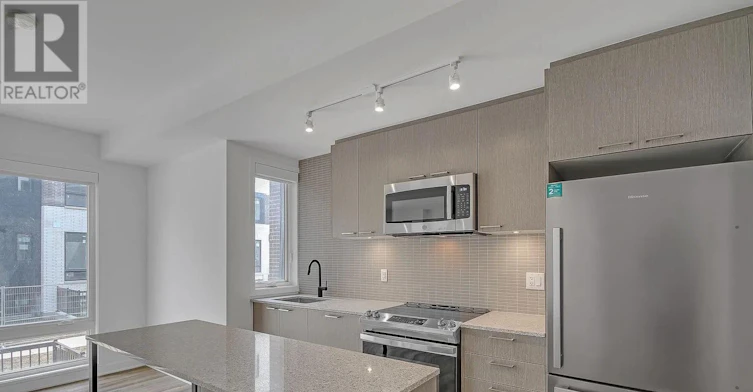 TH4-30 Ed Clark Gardens, Toronto, ON, M6N 0B5 - 9