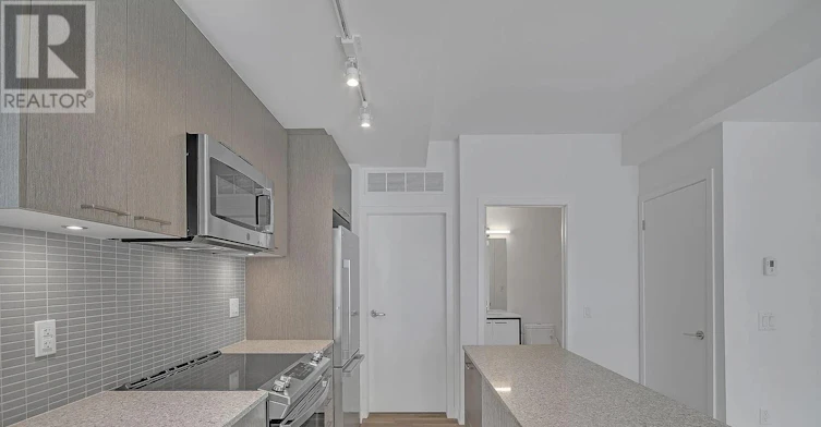 TH4-30 Ed Clark Gardens, Toronto, ON, M6N 0B5 - 7