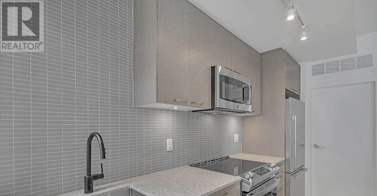 TH4-30 Ed Clark Gardens, Toronto, ON, M6N 0B5 - 6