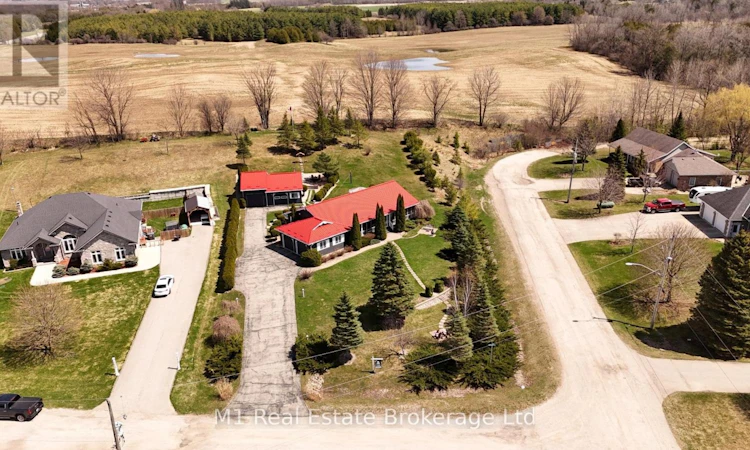 2 Joanne Crescent