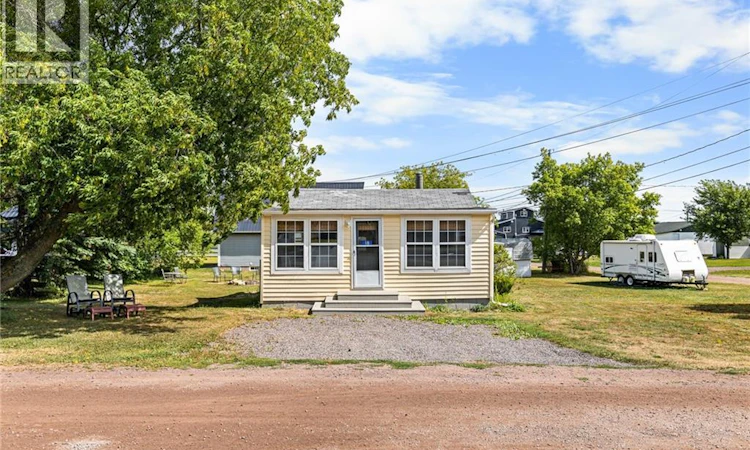 18 Pelican Avenue