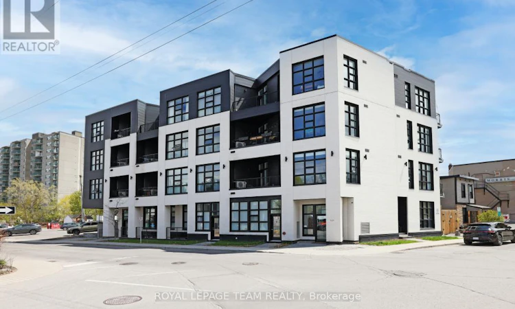 303-101 Pinhey Street