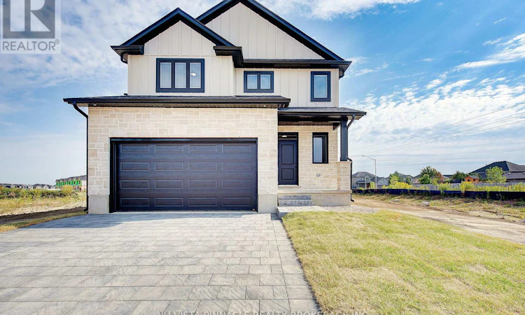 10 Woodmere Path