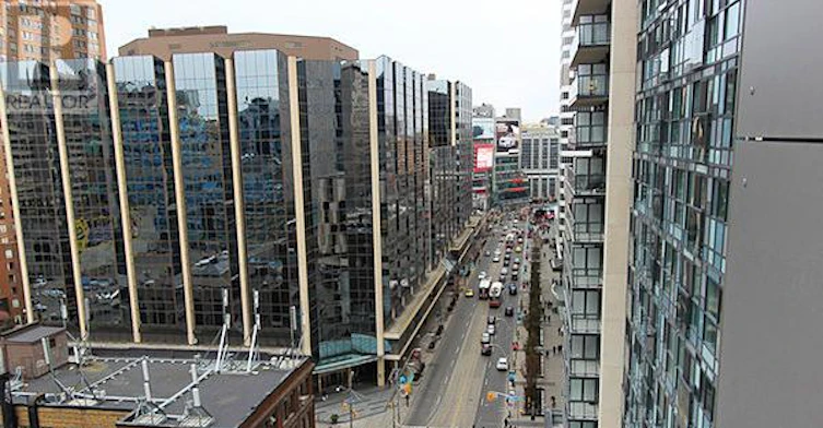 1835-111 Elizabeth Street, Toronto, ON, M5G 1P7 - 10