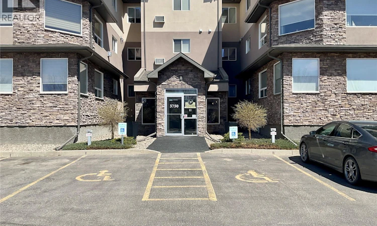302-3750 Haughton Road E