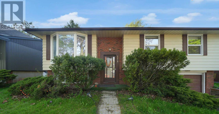 5219 Verhoeven Road, Burlington, ON, L7L 3A8 - 2
