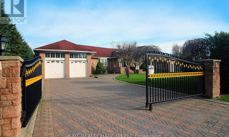 5 Glenbrook Boulevard
