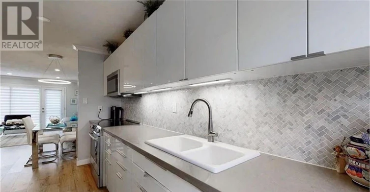 650 Wonderland Road S, London, ON, N6K 1L8 - 10