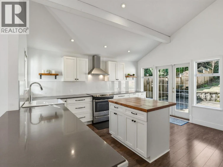 3015 Royal Avenue, North Vancouver, BC, V7K 1Y6 - 11