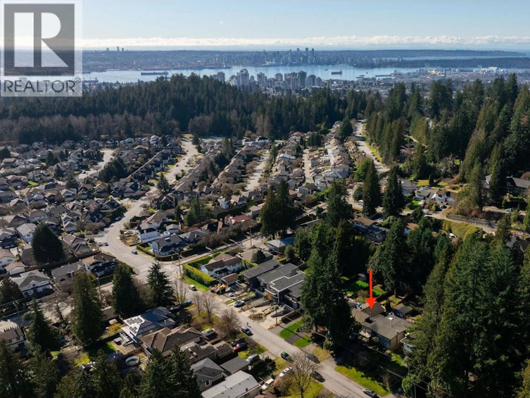 3015 Royal Avenue, North Vancouver, BC, V7K 1Y6 - 35