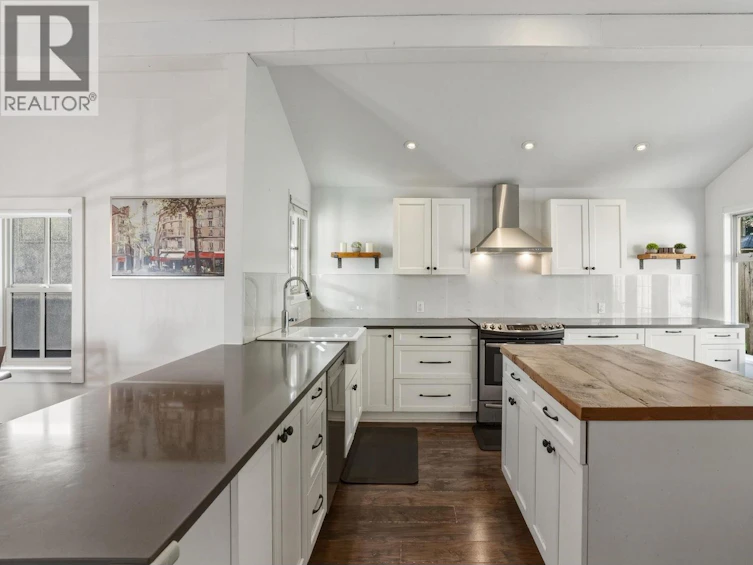 3015 Royal Avenue, North Vancouver, BC, V7K 1Y6 - 10