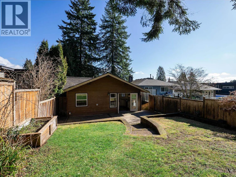 3015 Royal Avenue, North Vancouver, BC, V7K 1Y6 - 23