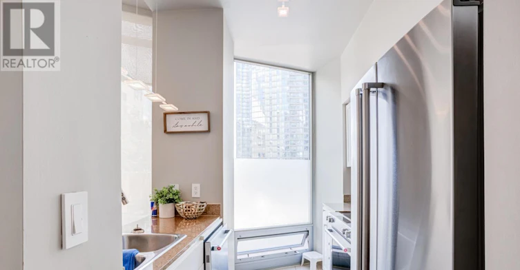 201-81 Navy Wharf Court, Toronto, ON, M5V 3S2 - 16