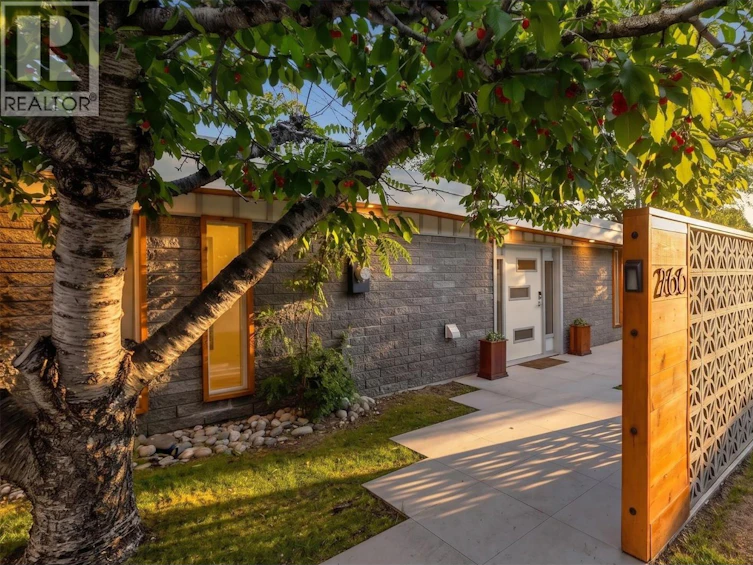 266 Alder Avenue, Kaleden, BC, V0H 1K0