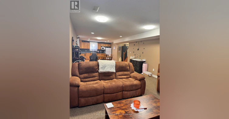 2 Owen Street, Ingersoll, ON, N5C 4H3 - 4