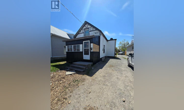 111 Andrew Street S