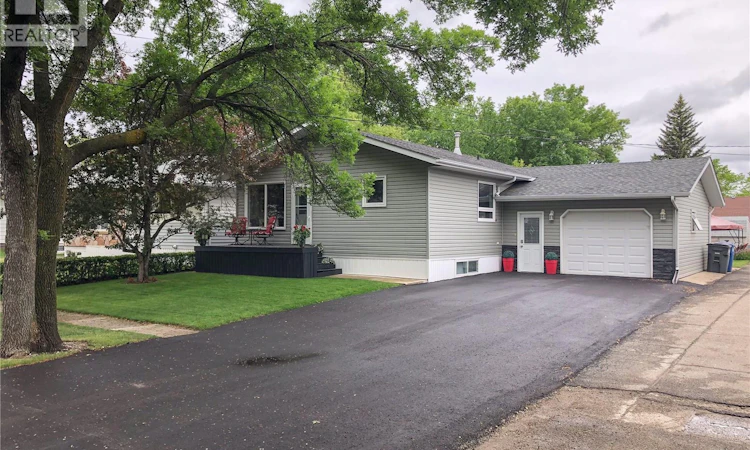 812 Qu'appelle Street